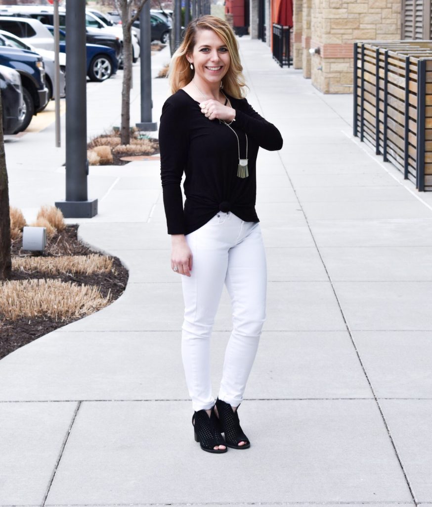 Monochrome Kendra Scott Jewelry Look [Knotted Top + White Pants ...