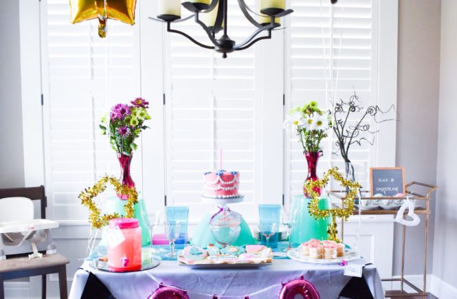 20+ Alice In Wonderland First Birthday Party Ideas And Gifts