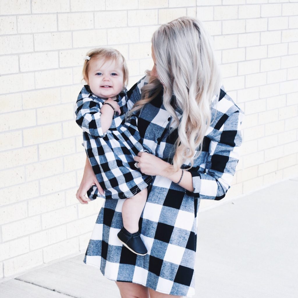 mom and infant daughter matching outfits